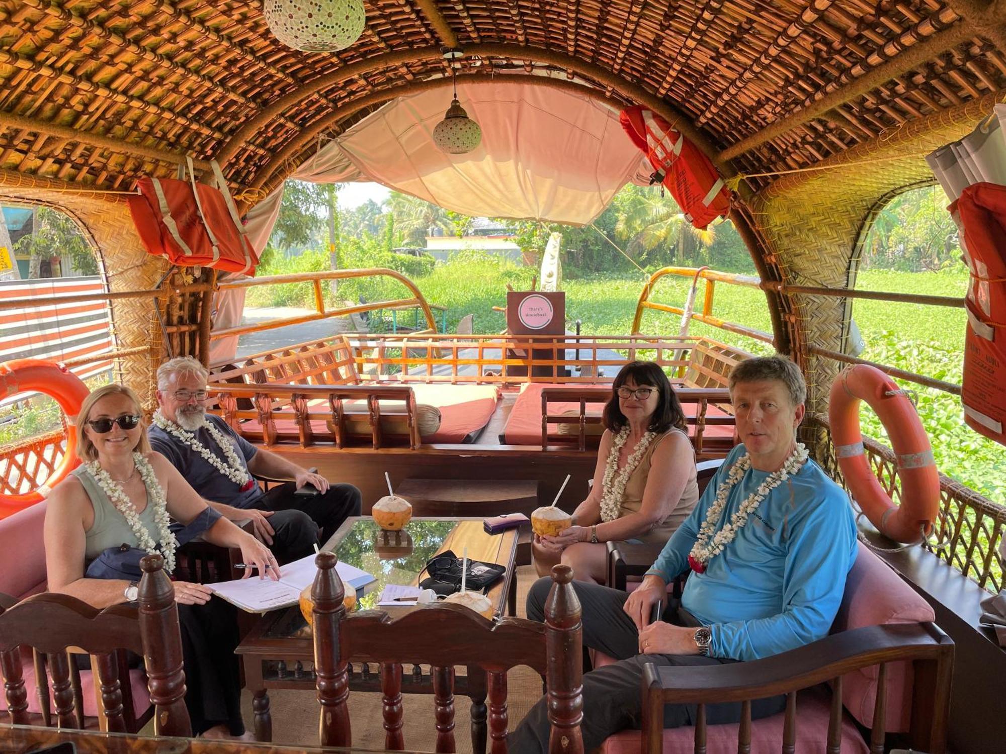 Thara'S Houseboat Hotel Alappuzha Екстериор снимка